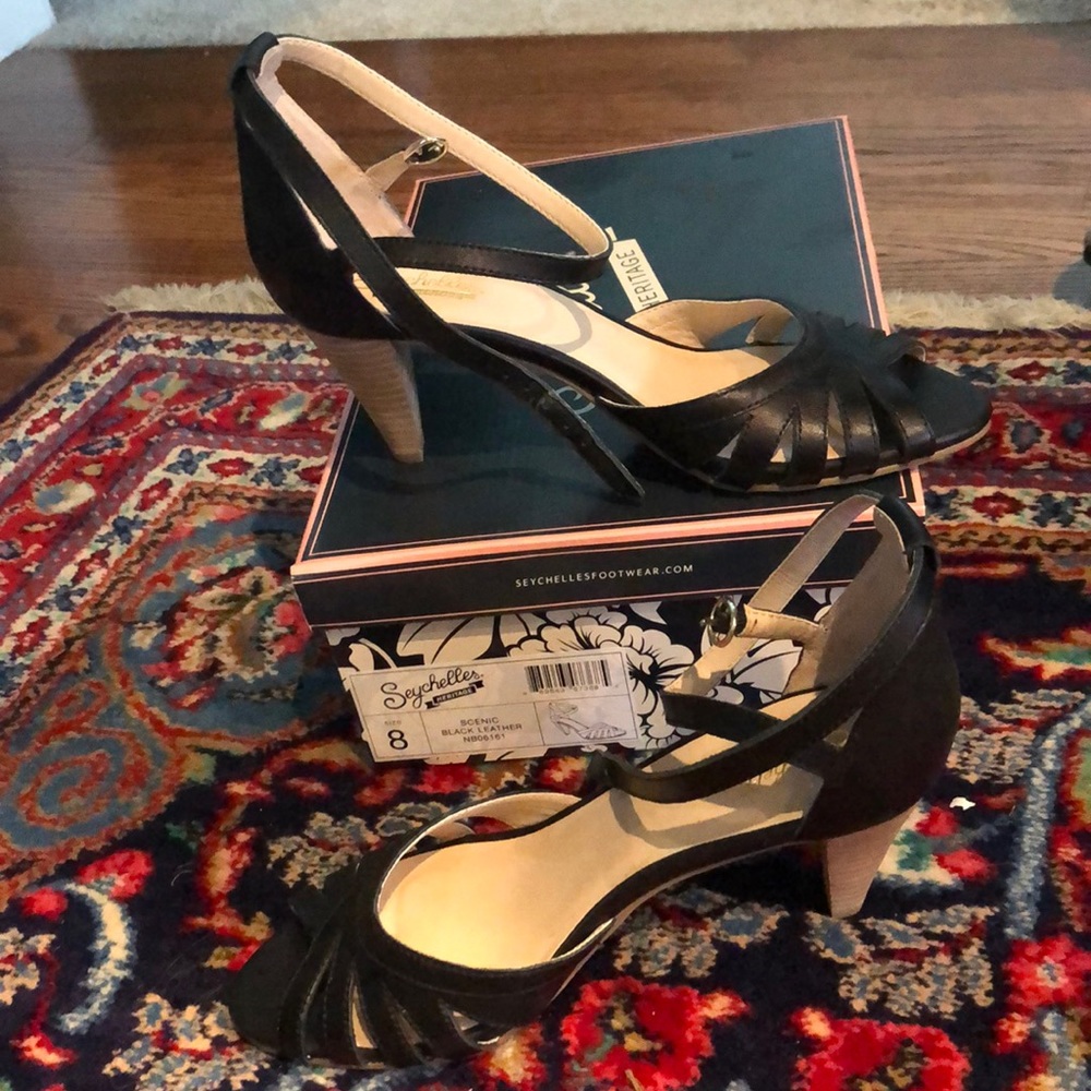 Kitten heel sandals